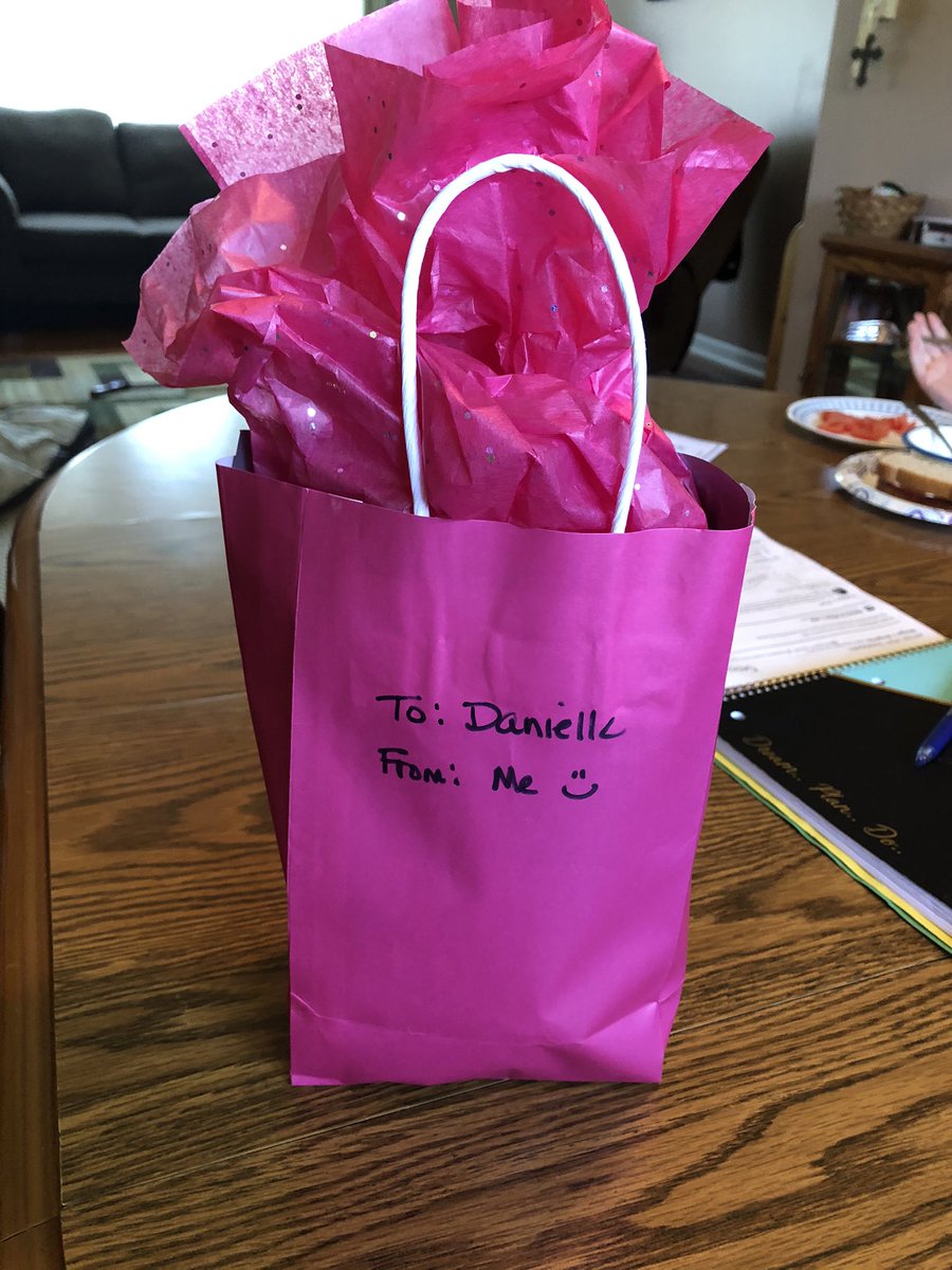 When your principal drives all of the way to your house to drop off a gift for Teacher Appreciation Week! Thanks, <a href="/OakFlatPrin/">OakFlatPrin</a> for being the best! #oakflatproud #bssdproud