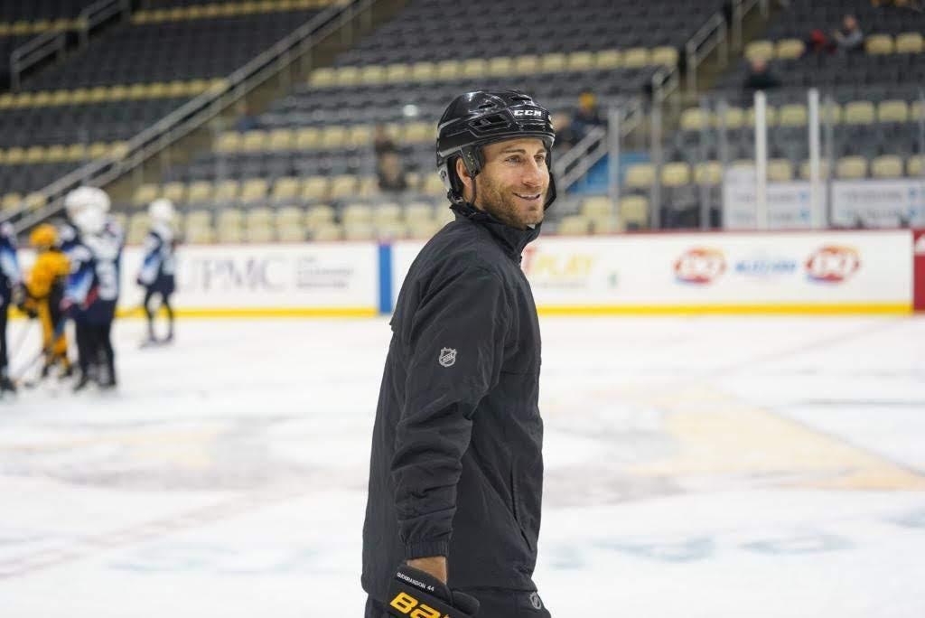 RodeTrips's tweet image. Coming soon on #RodeTrips episode 6 we talk with @chiasson_mike, &amp;amp; discuss his days with @CHBAHockey, @weekscrushers, @oceanicrimouski, @axemenhockey, &amp;amp; now living the dream as Goaltending Development Professional with @penguins and @PghPensElite! #hockey #podcast #livingthedream