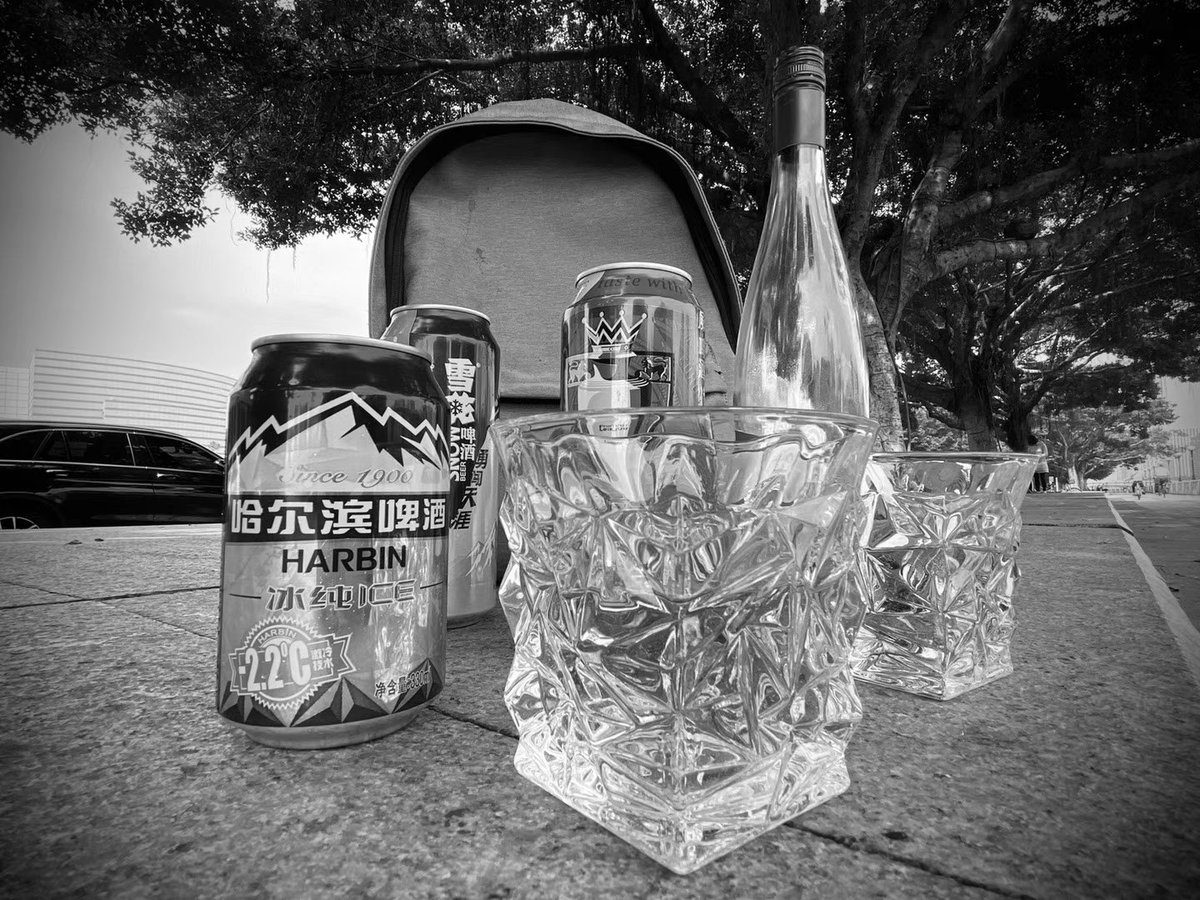 WatchSeviceCHN's tweet photo. 🍷一杯敬明天，一杯敬过往🍷
One toast is for the future; one toast is for the past. 
Come on, the World!

#LifeLessons
#lifestyle #hope #comeonsummer #CustomerService #watch #repairs #cheers #PicOfTheDay #Likee #Listen #follobackforfolloback https://t.co/wq80Y6DYH4