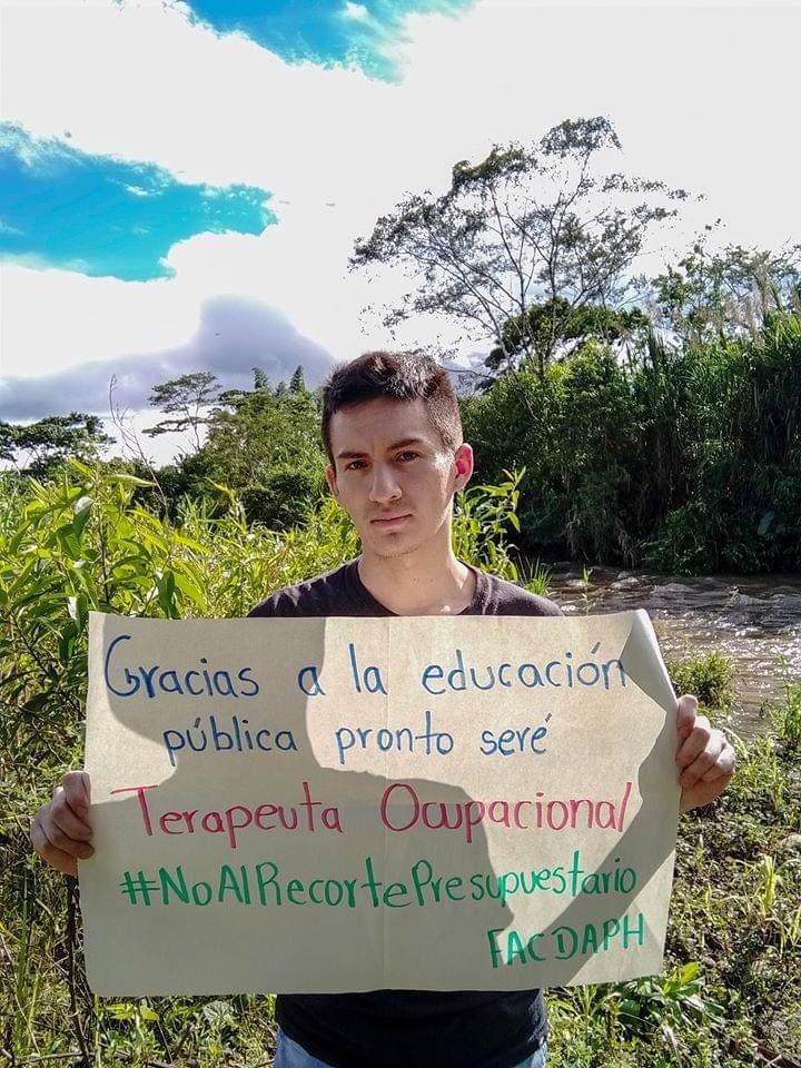 La Educación Superior Pública ha dejado huella en el país 🇪🇨 y nada debe arrebatar los sueños de nuestros estudiantes 
Fotos cortesía de: facebook.com/IngenieriaQuim…

#GraciasalaEducaciónPública
#NoAlRecortePresupuestario