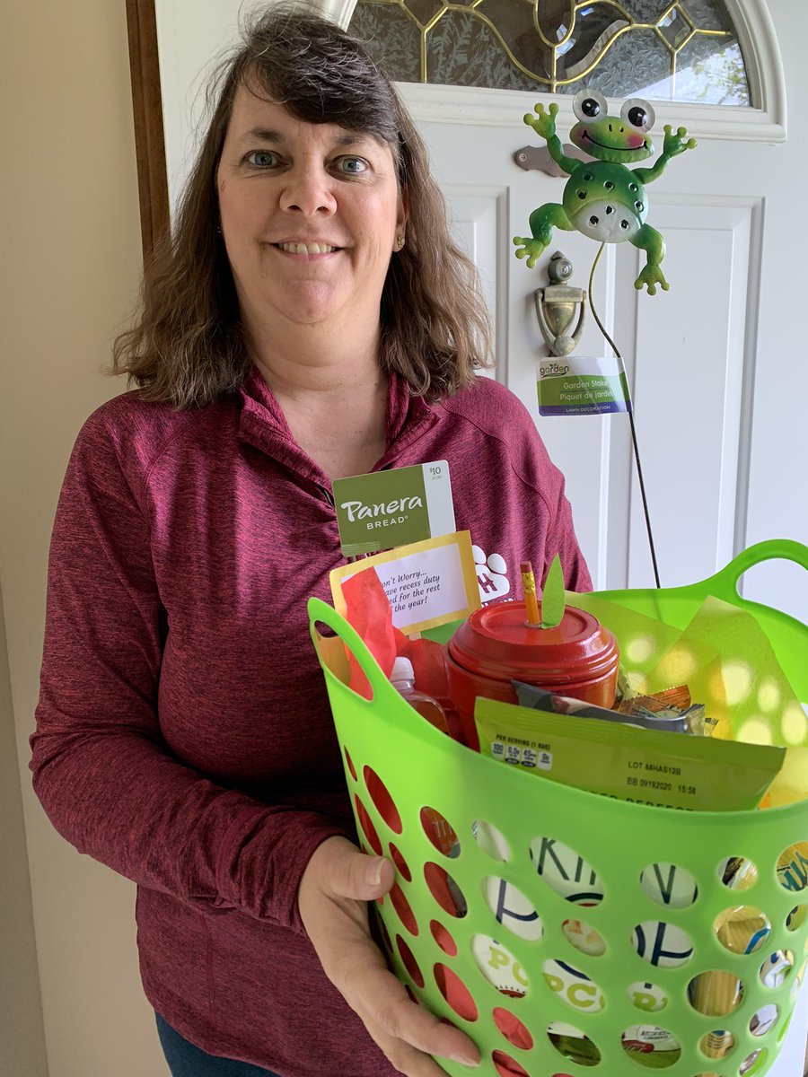emicha17's tweet photo. Thank you so much Hayes PTA!  What a wonderful surprise for teacher appreciation week!  It was so nice to see some Huskies come to my house. You are the best PTA!  Thanks again Huskies! https://t.co/9u2DmlGaXO