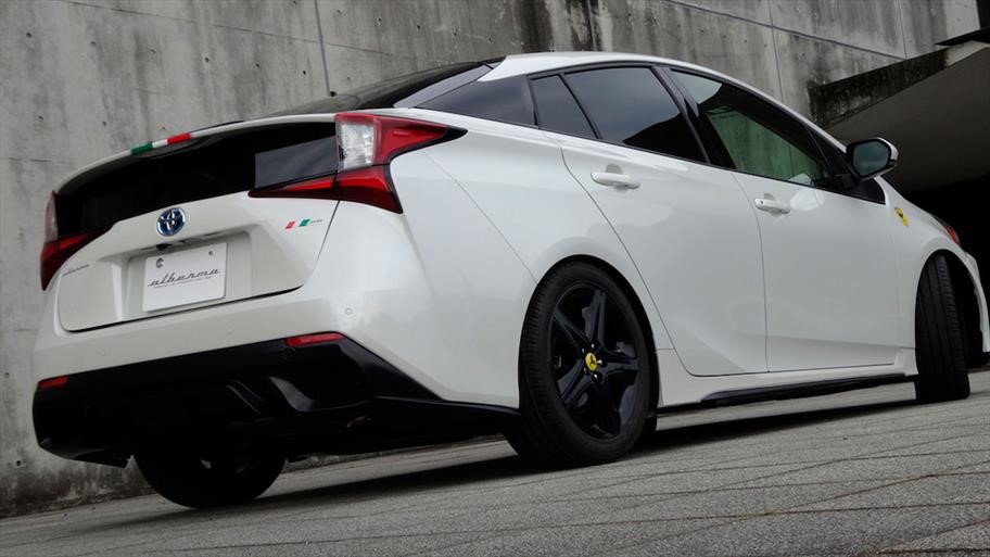 Autocosmos's tweet photo. El preparador japonés #Albermo se ha encargado de desarrollar un kit de personalización “SP42”, inspirado en el #FerrariFF, para hacer lucir al #ToyotaPrius como un original Ferrari ❤️ ¿Te gusta esta personalización? 👉   https://t.co/r4ZH02ZtIN https://t.co/XCVMKVkuOZ