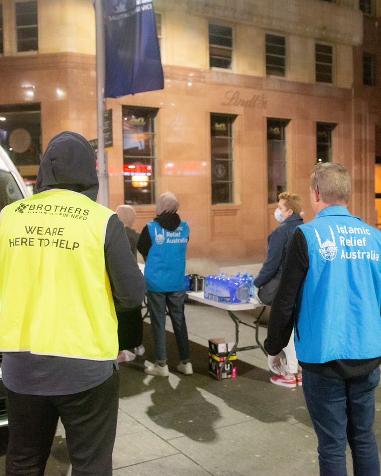 broinneed's tweet photo. A few snaps from our previous Saturday night program.

Helping out members of our Homeless community.

Once again, we'd like to thank the team at @IslamicReliefAu  for coming down and assisting us 🤲🤲🤲. https://t.co/PhpU3AbMln