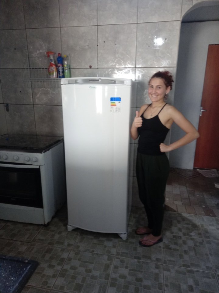 sa_ma_ra_0's tweet photo. Lembranças do dia q comprei a minha primeira geladeira https://t.co/CJui6CnIrd