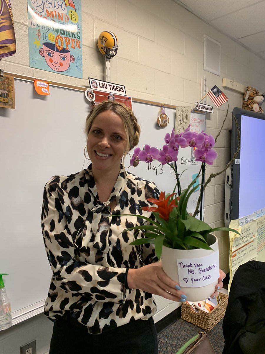 MsSmall2016's tweet photo. 💕🐝TBT- Pics I never tweeted last year during💐Teacher Appreciation! True 1st time #brandonthrowback 🐝💕#thanksapsteachers @MsEkpere @mbpcaps @jbland100  @SuLambCoach @mb_counselor  @Rsr2122 @Ms__Cramer @Ms_Stansbury @apsupdate @IBinAPS @DrIsisM @TommyUsherAPS @MorrisBrandonES https://t.co/maSK4NvMtB