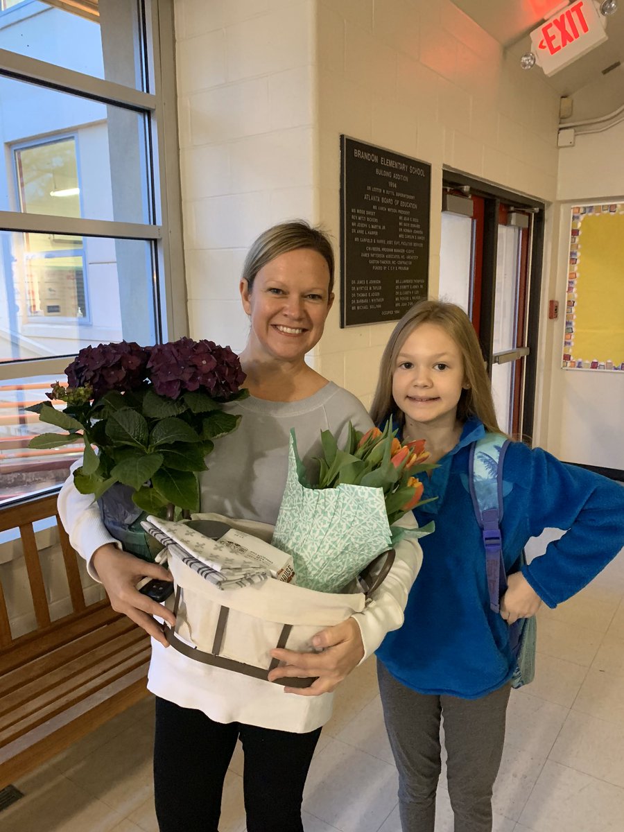 MsSmall2016's tweet photo. 💕🐝TBT- Pics I never tweeted last year during💐Teacher Appreciation! True 1st time #brandonthrowback 🐝💕#thanksapsteachers @MsEkpere @mbpcaps @jbland100  @SuLambCoach @mb_counselor  @Rsr2122 @Ms__Cramer @Ms_Stansbury @apsupdate @IBinAPS @DrIsisM @TommyUsherAPS @MorrisBrandonES https://t.co/maSK4NvMtB