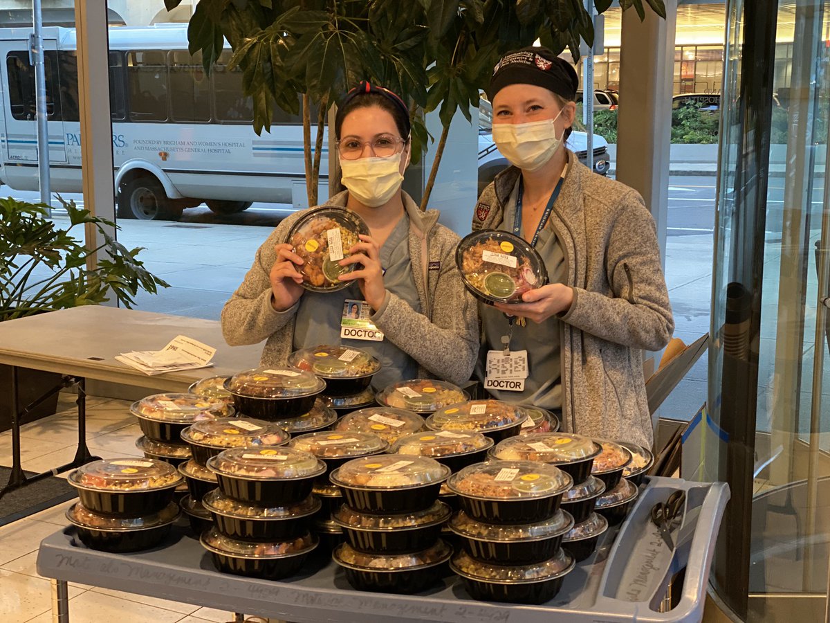 Another heart-warming and belly-filling delivery to the ICU from @DoctorsWithoutDinners. Thanks <a href="/nacocentral/">Naco Taco</a>!! @BWHAnesthesia