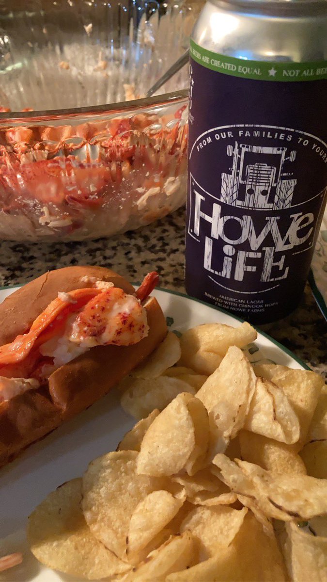 Jennifer S (@jenstojanovich) on Twitter photo Dinner was <a href="/PaulisBoston/">Pauli's North End</a> lobster rolls, <a href="/CapeCodChips/">Cape Cod Chips</a>, & <a href="/FourFathersBrew/">Four Fathers Brewing</a> <a href="/HoweFarms/">Howe Farms</a> beer 𤤠Dinner was <a href="/PaulisBoston/">Pauli's North End</a> lobster rolls, <a href="/CapeCodChips/">Cape Cod Chips</a>, & <a href="/FourFathersBrew/">Four Fathers Brewing</a> <a href="/HoweFarms/">Howe Farms</a> beer š¤¤