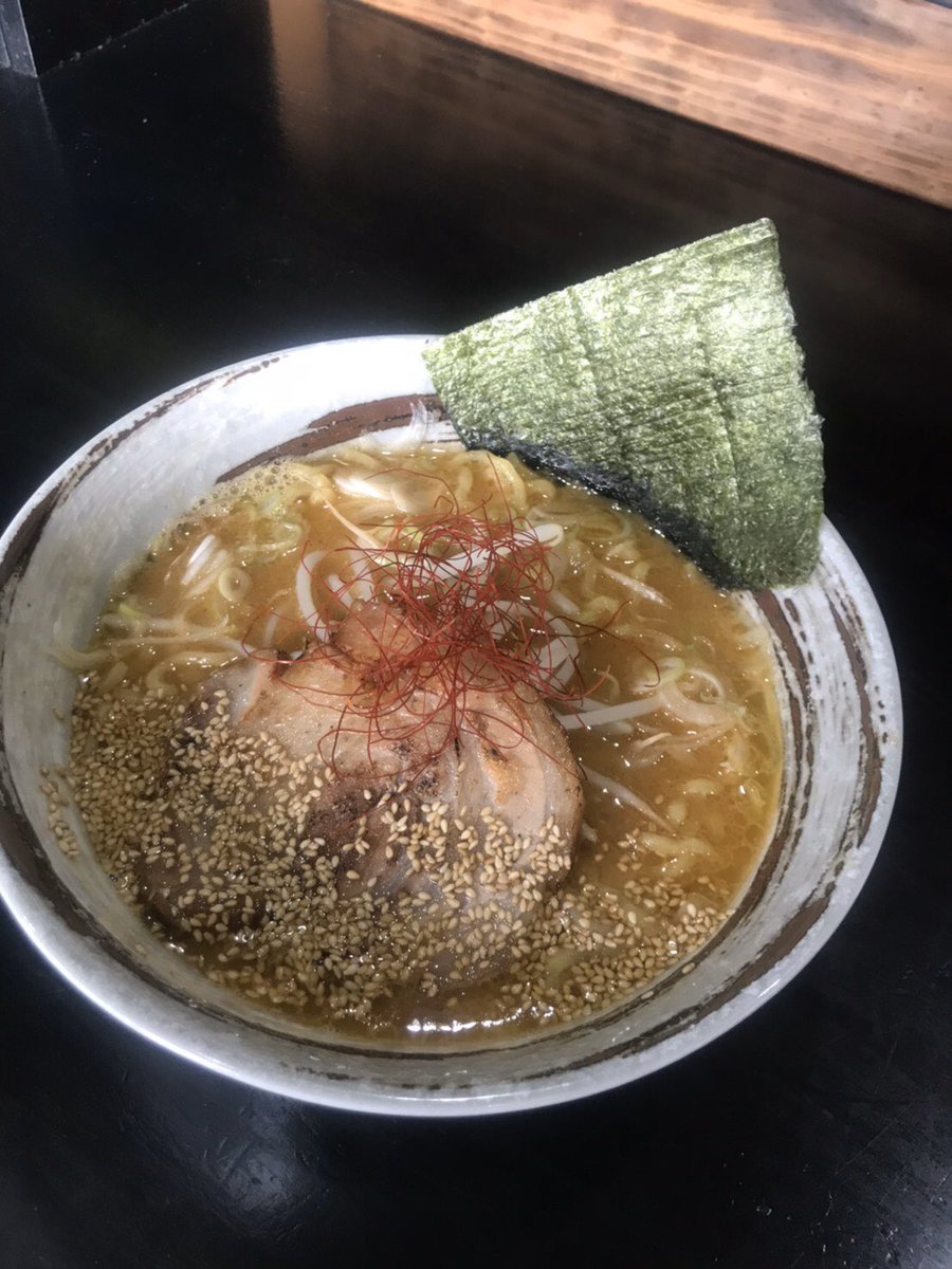 1978Seya's tweet photo. おはようございます🌞

今日はとてもいい天気ですね(*・ω・)
海老味噌好評発売中です(´･ω･`)

本日も1日よろしくお願いします🥺 https://t.co/wPOpkN1JBc
