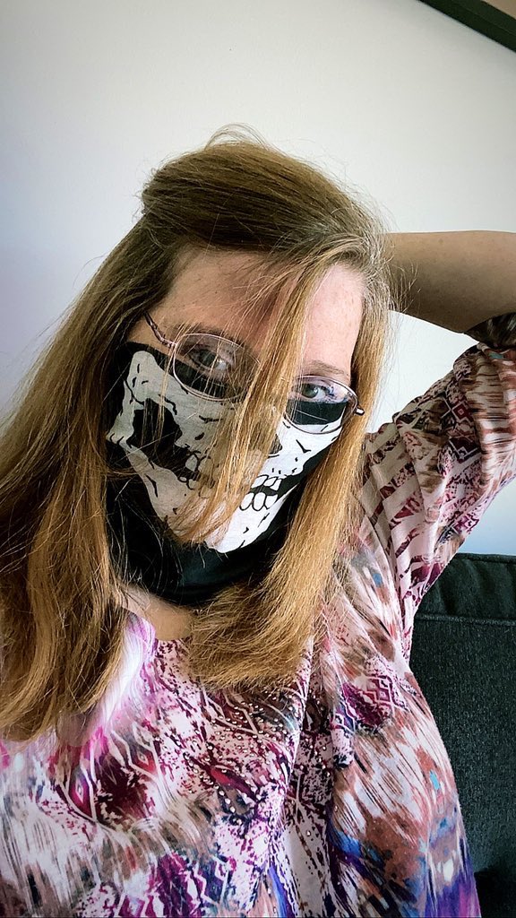 Mischievousliz's tweet photo. Can you imagine what would have happened even 2 months ago, if any of us had gone into a gas station or up to a pharmacist’s @LazyRxMan @CrazyRxMan @DevotedForward counter with a mask on? 😷😬🚔😳🤣😂🤣#ThingsThatMakeYouGoHmmm #MyHowTheTimesHaveChanged https://t.co/NoILhuRGAx