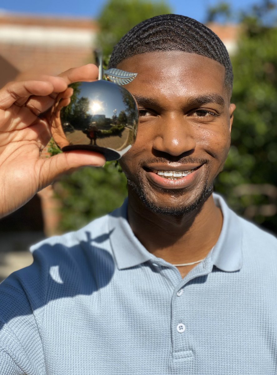 mrjakegilly's tweet photo. It keeps happening for me. Savannah Grove Elementary Teacher of the Year 2020-2021. 🍏 Never ending, God given favor. 🙌🏾 And it’s only year 3.
.
.
.
#TeacherAppreciationWeek #ClaflinGrad #AΦΑ #CallMeMister #BlackBoyJoy https://t.co/kkcZ6jxaxI