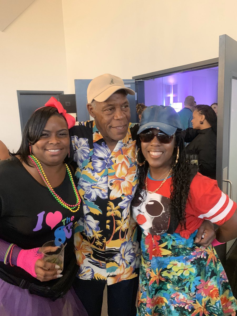 MsSmall2016's tweet photo. 💕🐝💕TBT 💃🏾more MB Auction 2019💃🏾 was🔥&amp; raised 💰💰 for our 🏫! More 📸 to post💕🐝💕#brandonthrowback #thanksapsteachers @jbland100   @MsEkpere @mbpcaps  @MBrandonGT @CoachPatton3 @mb_counselor @apsupdate  @TracyBu59280112 @CatesMurphy @arubado11 @IBinAPS #memories https://t.co/SSjfazJRCG
