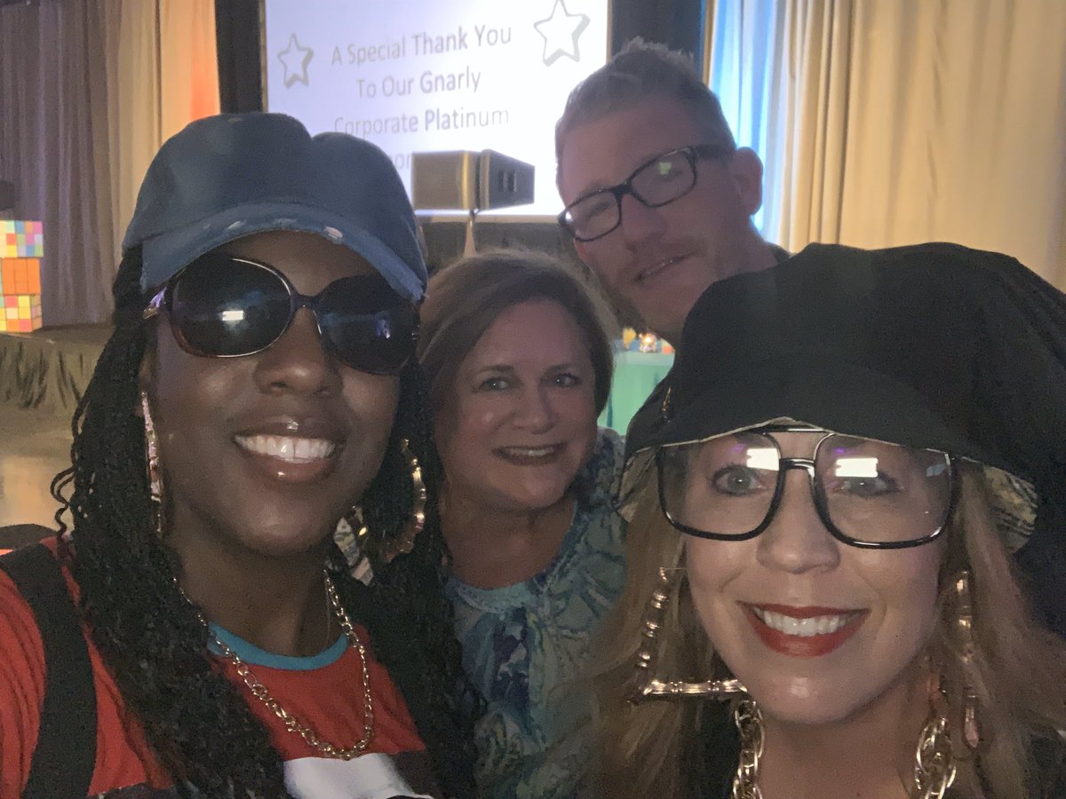 MsSmall2016's tweet photo. 💕🐝💕TBT 💃🏾more MB Auction 2019💃🏾 was🔥&amp; raised 💰💰 for our 🏫! More 📸 to post💕🐝💕#brandonthrowback #thanksapsteachers @jbland100   @MsEkpere @mbpcaps  @MBrandonGT @CoachPatton3 @mb_counselor @apsupdate  @TracyBu59280112 @CatesMurphy @arubado11 @IBinAPS #memories https://t.co/SSjfazJRCG