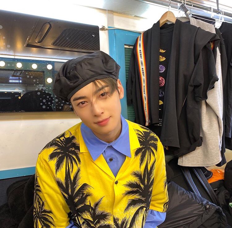 chaeunwooarg's tweet photo. [07.05.20] Publicación en IG de #EUNWOO <<✌️>>
#로하수호 #ProtectordeRoha #AROHA @offclASTRO https://t.co/3s5dB5ITfu