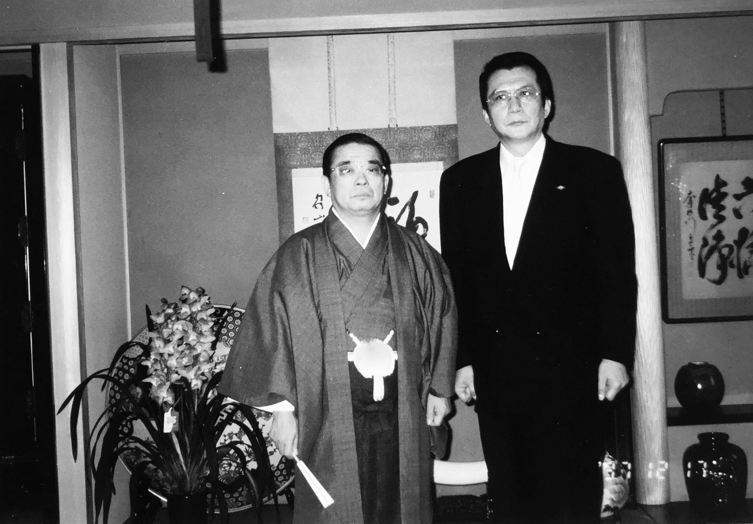 竹垣悟 堅気になって15年 私は二代目古川組 古川恵一から 破門 状 が出たのが納得出来ず 恵一 他 六代目山口組直参連中に 毎年 年賀状 と 署中見舞い を出していた 私にも意地があり 破門後も 一本どっこ を気取っていた訳だ 笑