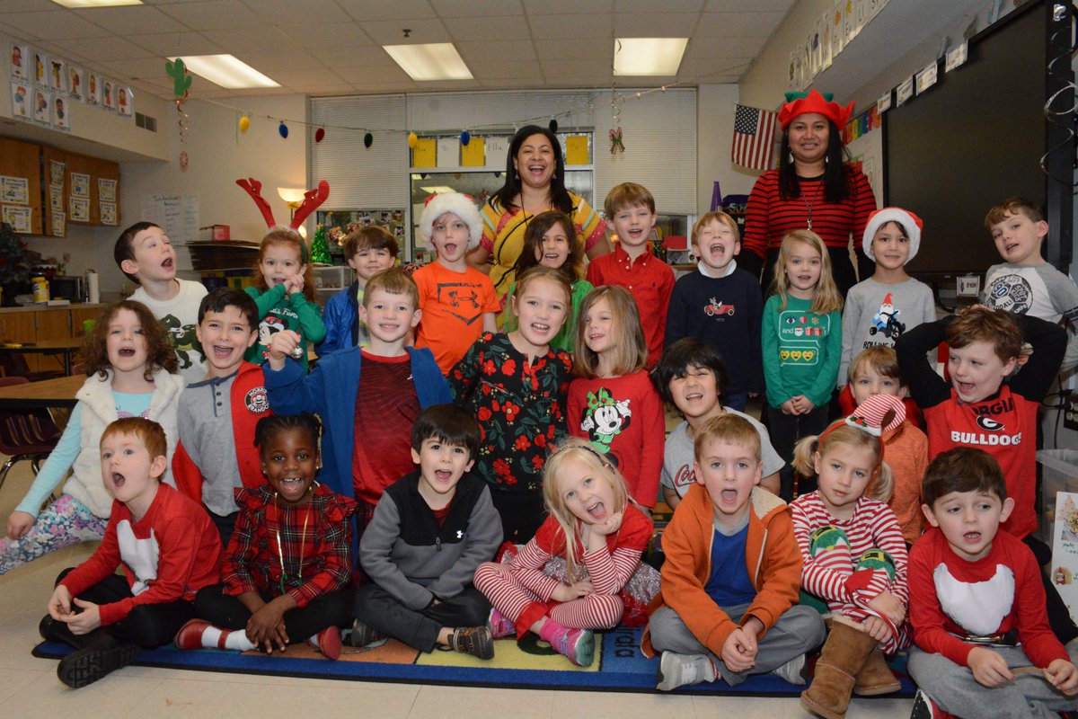 dehutson7's tweet photo. #TBT Remebering some of our DLI students as they prepare to move to second grade! @MorrisBrandonES @jbland100 @MsEkpere @MsSmall2016 @SuLambCoach   @APSBrandonBees  @BrandonIBPYP @APSWorldLang @APSDualLang @SenoraEstrada 
 #MBthrowback #ThanksAPSTeachers #BrandonThrowback https://t.co/Lzv0xPuk3X