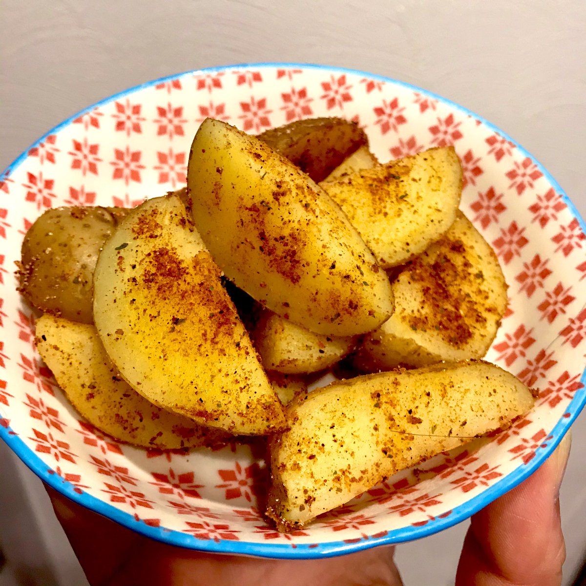 アズサワ No Twitter ケイジャンシーズニングでユカタンソーセージ チョリソーの付け合わせの芋風 アズサワ No Twitter ケイジャンシーズニングでユカタンソーセージ チョリソーの付け合わせの芋風