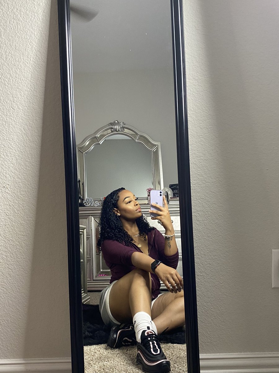 good girl but she one of the baddest 💋✨