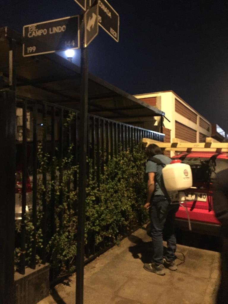 ArcosNorte's tweet photo. Antes de entrar en cuarentena los vecinos de Las Termas, Rinconada y Corralero se organizan para  sanitizar su sector 
#VillaLosArcos @MuniLaFlorida https://t.co/q5kAFtJeZc