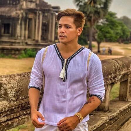 LyRada3's tweet photo. តោះកំពង់សោមខលលីង ឆាតមកបើចង់ជួប https://t.co/MQOxfRBT7F