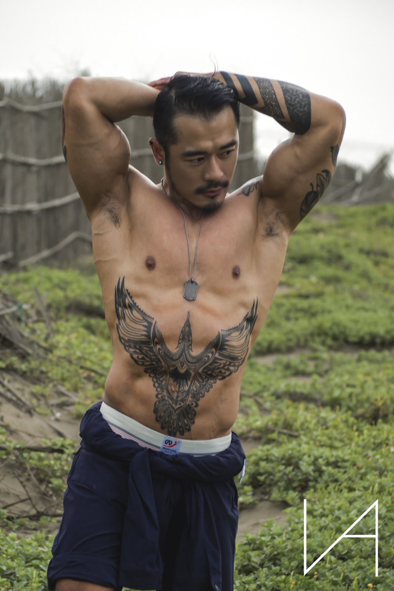 vanvision37's tweet photo. new series 

「 失落沙洲 」
model: titan 
direction: big
location: 桃園
2020.05

Follow me on IG at vanvision37

#malephotography #portrait  #portraitphotography #asianmen  #lgbt #malemuscle #asianfitness #asianmuscle  #男神 #男體  #buffbod #ripped  #menwithtattoos #tattoos #刺青 https://t.co/CdUsnljL0e