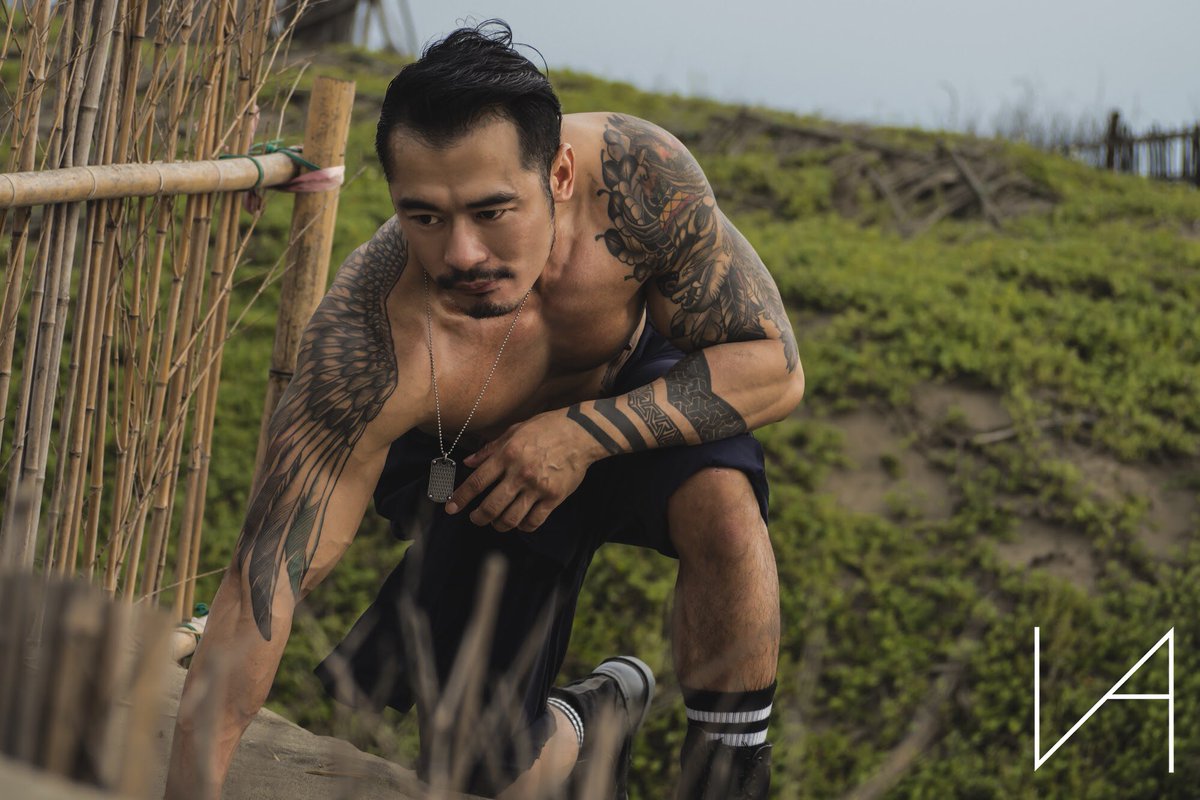 vanvision37's tweet photo. new series 

「 失落沙洲 」
model: titan 
direction: big
location: 桃園
2020.05

Follow me on IG at vanvision37

#malephotography #portrait  #portraitphotography #asianmen  #lgbt #malemuscle #asianfitness #asianmuscle  #男神 #男體  #buffbod #ripped  #menwithtattoos #tattoos #刺青 https://t.co/CdUsnljL0e