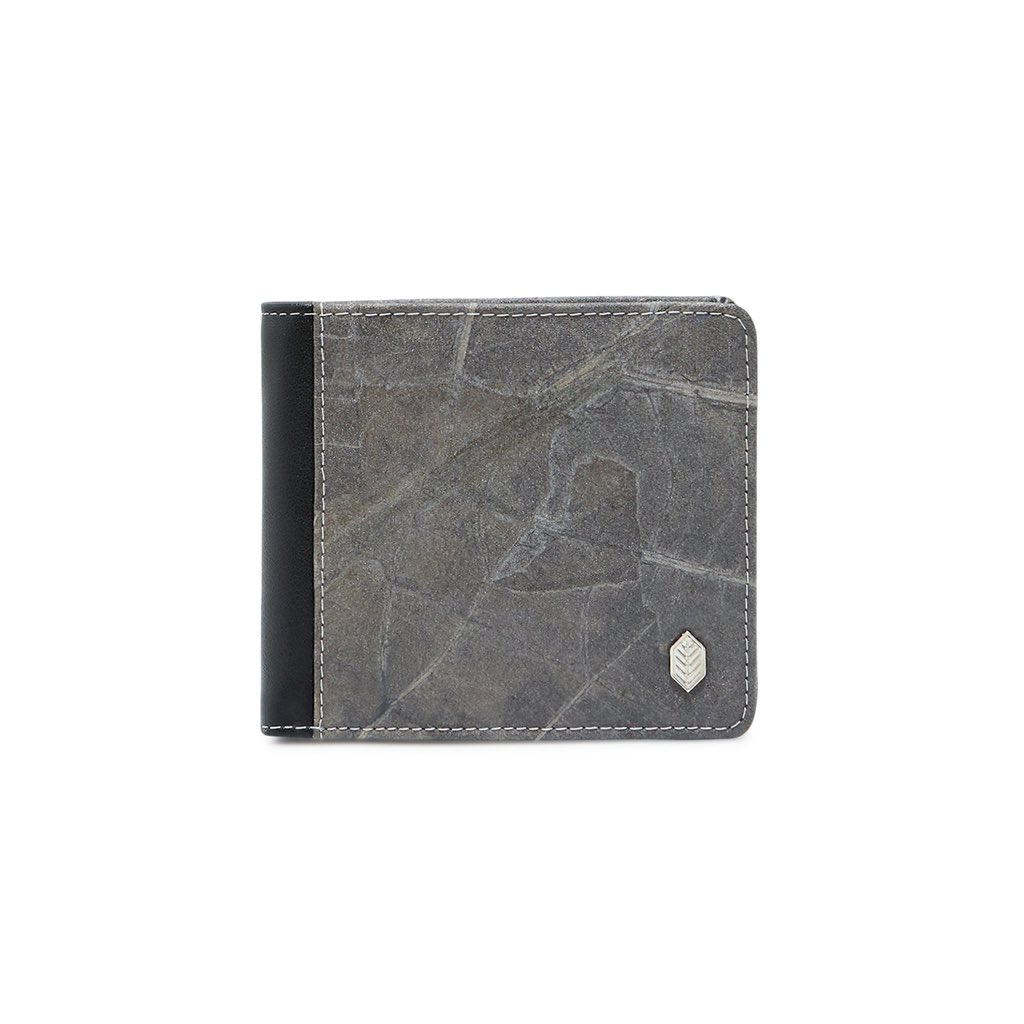 THAMONco's tweet photo. "GIVEAWAY! 🙌 We are giving away one of our leaf leather coin wallets (colour of your choice) to a lucky winner! 🍃🍂 Visit our IG https://t.co/AHihv7XQUn
 for more details. 🌿 https://t.co/UrZPlwPaWK
