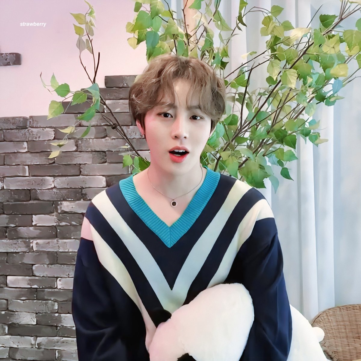 seng_strawberry's tweet photo. ㄱㅇㅇ💙
#하성운 #HASUNGWOON @gooreumseng https://t.co/JwN7sLMPTy