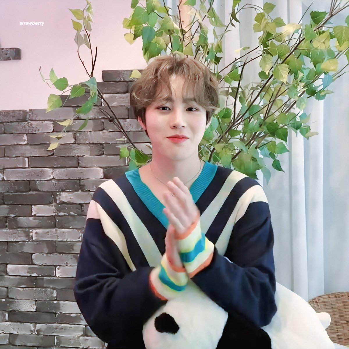 seng_strawberry's tweet photo. ㄱㅇㅇ💙
#하성운 #HASUNGWOON @gooreumseng https://t.co/JwN7sLMPTy
