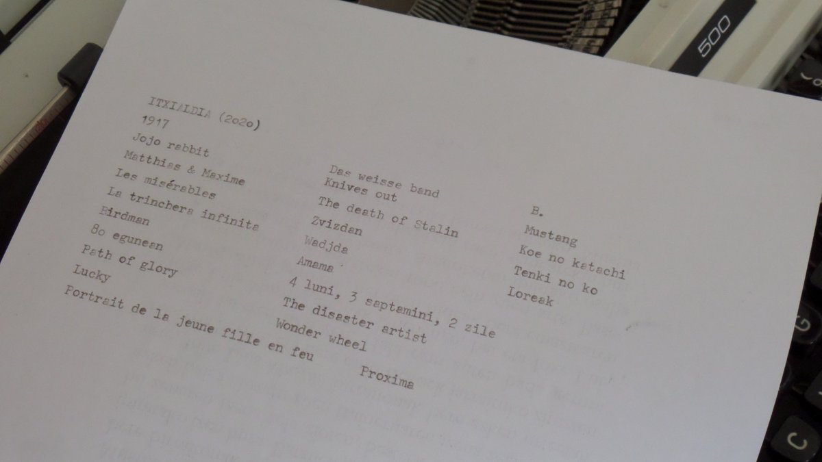 Iraumetik's tweet photo. Itxialdiaren alde onak:
1) Pelikula asko ikusten ari gara (Filmin amortizatzen hasiz).
2) Idazmakina erabiltzeko aitzakia aurkitu dugu. https://t.co/YsJ5KXTBdl