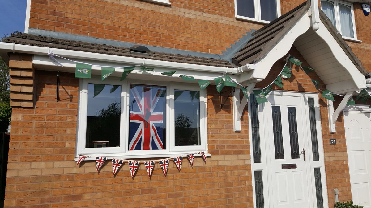 peach635's tweet photo. Although we are currently fighting a new kind of war, it's also important to remember the commitment, sacrifice and progress made then, by our nation. Proud to celebrate #VEDay75 today and even more proud of our own soldier! @Army2MERCIAN @staffsregiment https://t.co/aPrluuiuIu