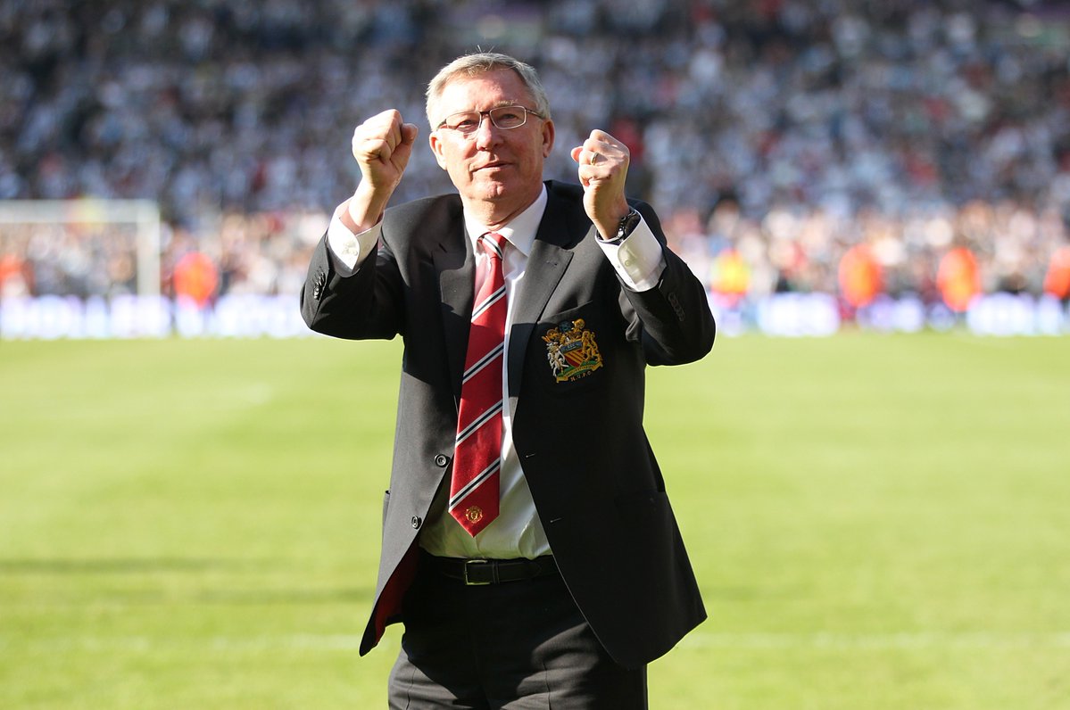 buzzspor's tweet photo. Patrice Evra: ''Güneşli bir pazar günü Arsenal'le oynayacaktık. Sir Alex Ferguson, 'Çocuklar, bugün dışarısı gerçekten çok güzel, kimsenin pazar günümü s*kmesini istemiyorum' dedi, 15 saniye sürdü maç önü konuşması." https://t.co/WNMRLD3e6A