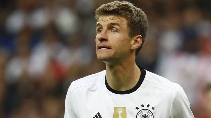 YOUR FAVORITE GERMANY PLAYER?- Bastian Schweinsteiger - Marco Reus - Thomas Muller- Toni Kroos (NOT HERE? MENTION HIM)
