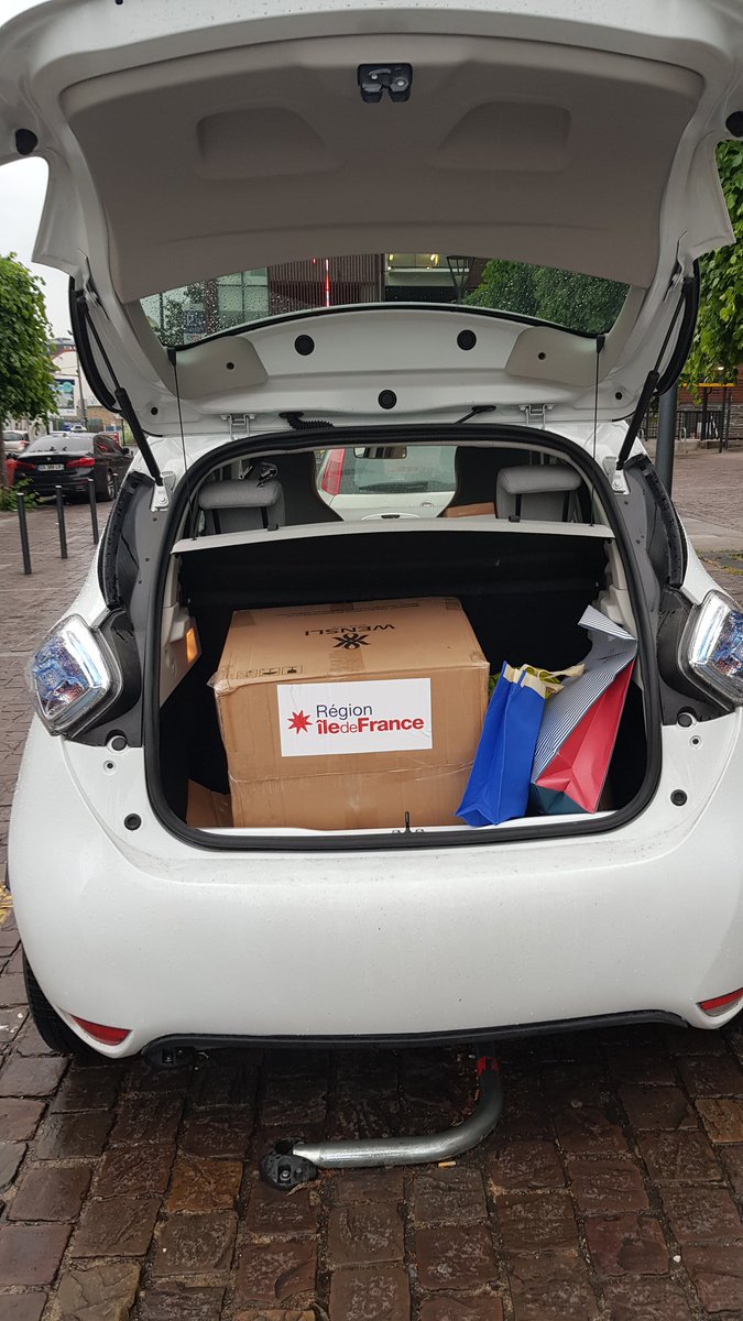 courbera's tweet photo. @AlainROSALIE @vpecresse @IDFmobilites @France2tv @GuillaumeDaret @LimeilBrevannes La distribution est assurée à #Limeil en priorité pour les professionnels de santé, les commerçants, les assistantes maternelles, les personnes âgées et fragiles mais également pour les usagers des transports ! Merci de ne pas divulguer de fausses informations svp ! https://t.co/ARMbNnhHlb