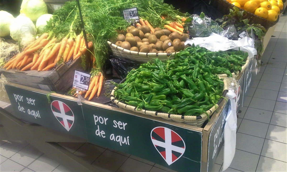 🍏🥬🥕🍅🍒🌶

Kontsumitu ditzagun bertako eta garaiko produktuak. Bai azoketan eta auzoko dendetan erosiaz eta saltoki handietan ere bertako produktuaren aldeko apustua eginaz. 

#bertakoaetagaraikoa #bertakoakontsumitu #aupa #Km0 #lehensektorea #landa #Gipuzkoa