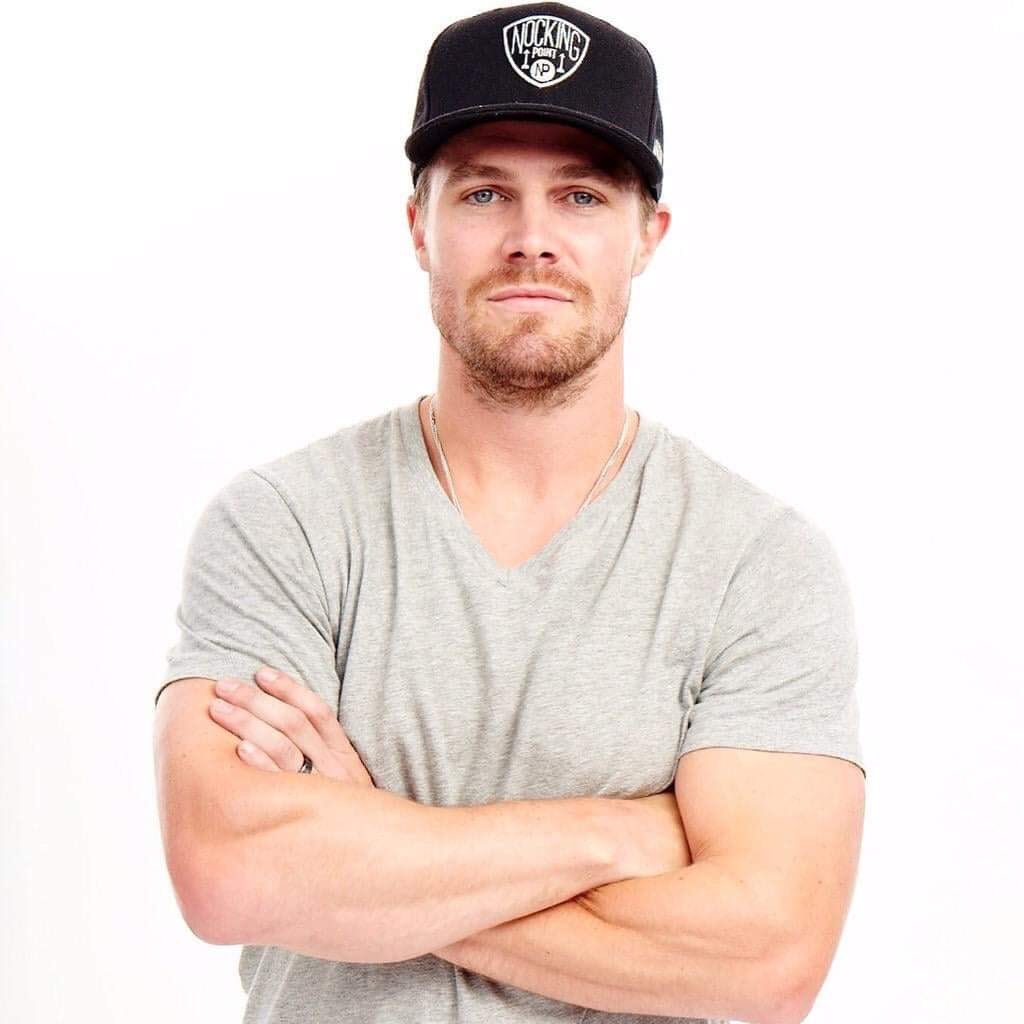 Happy birthday Stephen Amell        