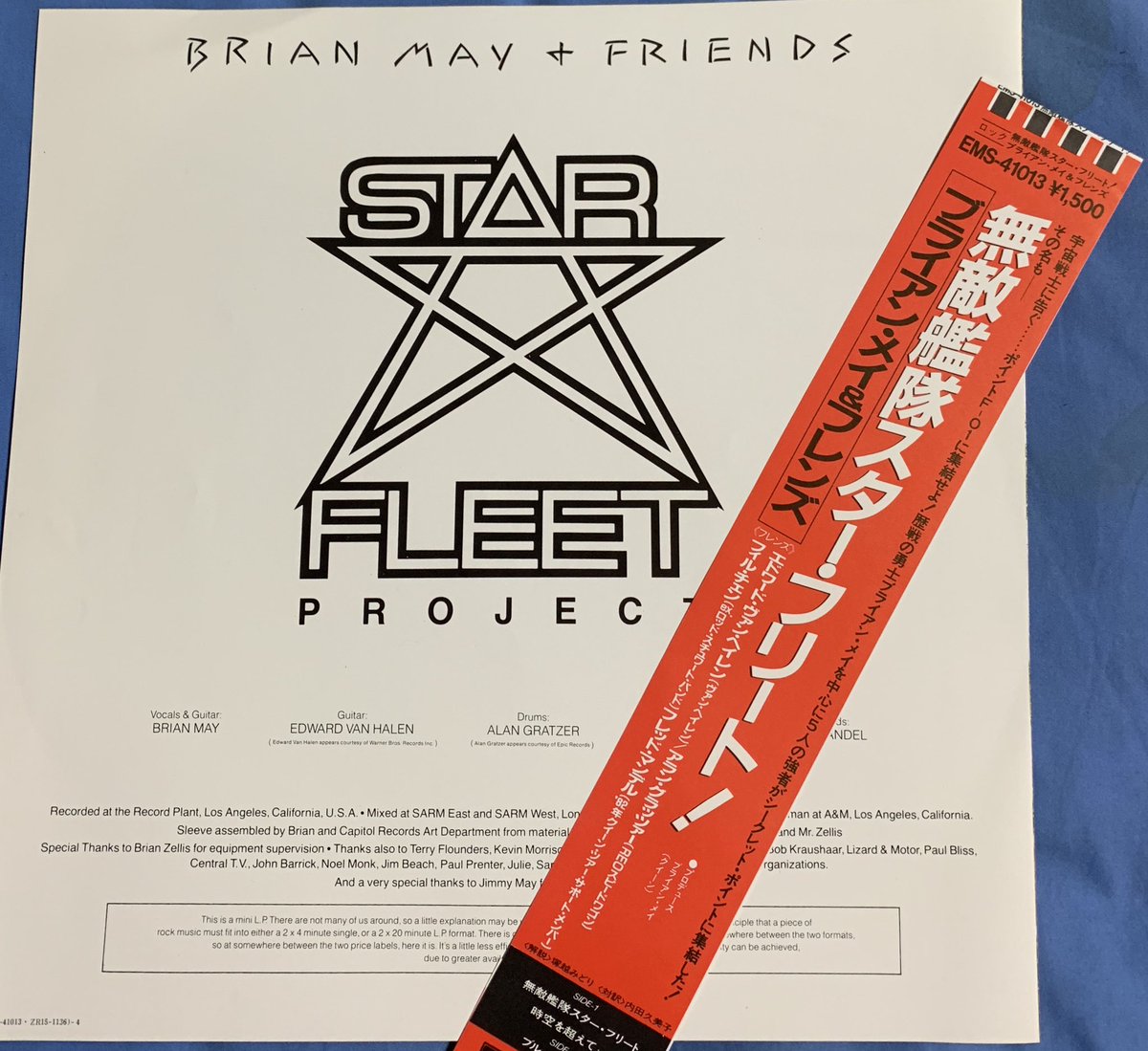 MuvTbDl51nxzoHi's tweet photo. #レコードコレクターVol_12
#BrianMayAndFriends
#Queen
#StarFleet
#無敵戦艦スターフリート
#帯付き殆ど新品
#マニア向けかな
BrianMay初のソロアルバム？彼の子供のお気に入り番組「無敵戦艦スタートフリート」のテーマソングのカバーと言う凄さ。しかもfriendsはGtターにエディバンヘイレンです😳 https://t.co/wVh0qPH5k5