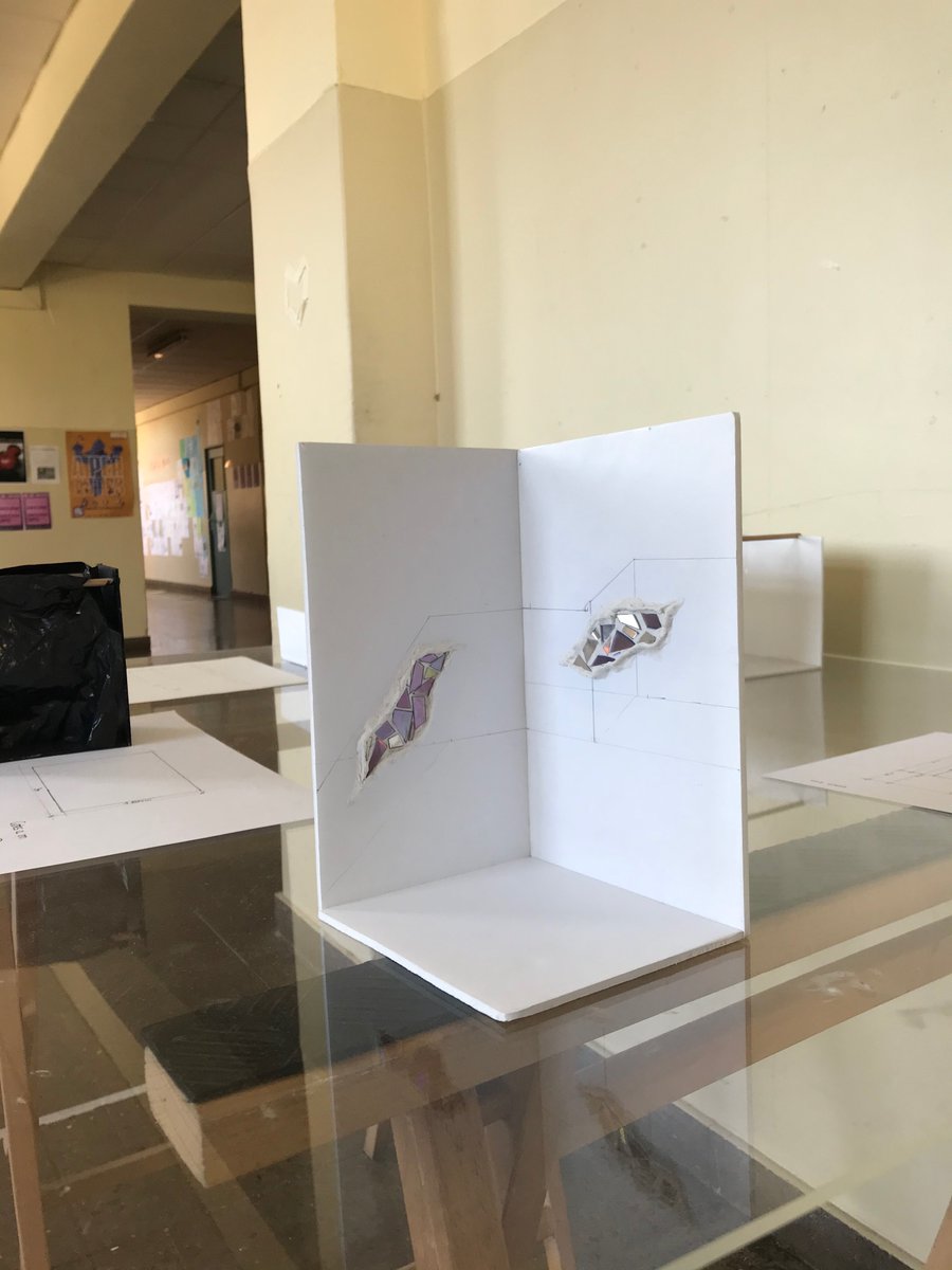 iesmoisesbroggi's tweet photo. Intervencions artístiques: segon cicle d'activitats del projecte Gravitacions de la @fundaciomiro al nostre institut #Gravitacions #beatrizolabarrieta #serafinalvarez #GiraEspai13 https://t.co/f7oQuPVOTs https://t.co/UQYMO8SXNE
