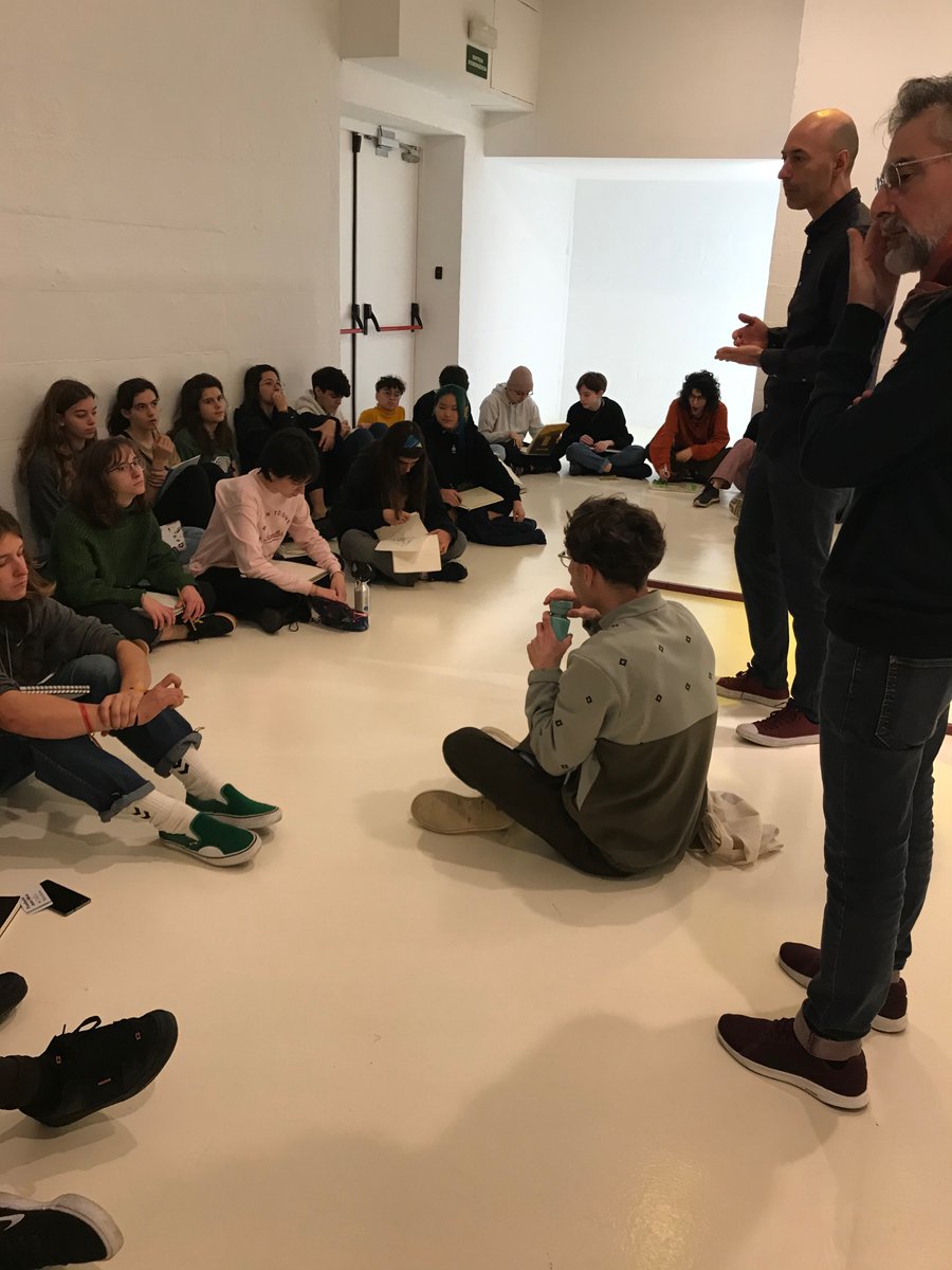 iesmoisesbroggi's tweet photo. Intervencions artístiques: segon cicle d'activitats del projecte Gravitacions de la @fundaciomiro al nostre institut #Gravitacions #beatrizolabarrieta #serafinalvarez #GiraEspai13 https://t.co/f7oQuPVOTs https://t.co/UQYMO8SXNE