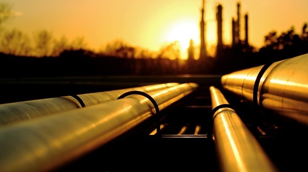 News24_Business's tweet photo. Oil set for second weekly gain with market starting to rebalance - https://t.co/R8GZhz7Hvu https://t.co/BUTSQDXXLD