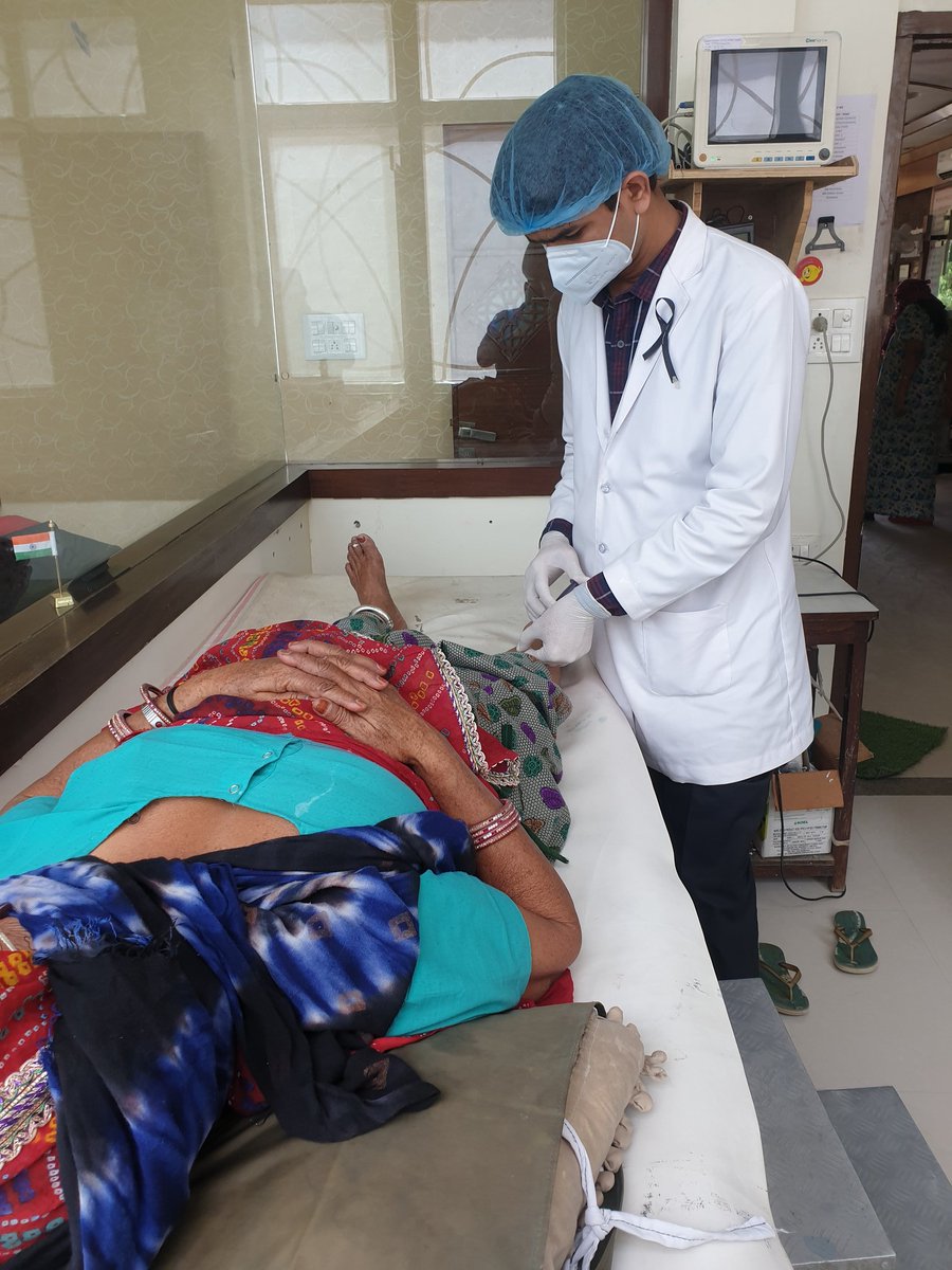 ramtibra's tweet image. In support of DOCTORS AGAINST VIOLENCE by IMA India.
#blackribbonprotest
#BlackFriday
#doctorsunity
@IMAIndiaOrg 
@RajCMO 
@PMOIndia 
@narendramodi