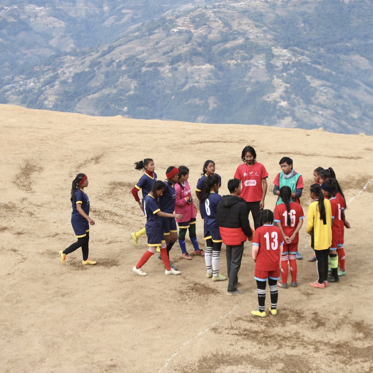 Huracanfclondon's tweet photo. Eres profesor/a de @TeachForAll con una idea que usa el futbol para cambiar vidas? Buscamos nuevos proyectos a apoyar en 2020-21 - màs información aquí https://t.co/UanrlhnUyV https://t.co/j1dcn9NXV3