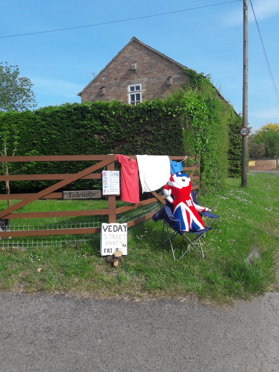 MelScrivin's tweet photo. A quick adjustment and the #RainbowsForNHS becomes #VEDay75 โค A little help from #Wenlock and we're ready for our #VEDayAtHome #StreetParty Why not join us? ๐ถSoundtrack by @ClassicFM of course ๐ #Gamesmakers @GamesmakerGroup @GamesMakerChoir #Gloucestershire #Longney https://t.co/ZoWCk7z0N1