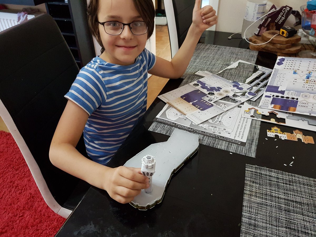 Year Five Oasis Long Cross tweet media