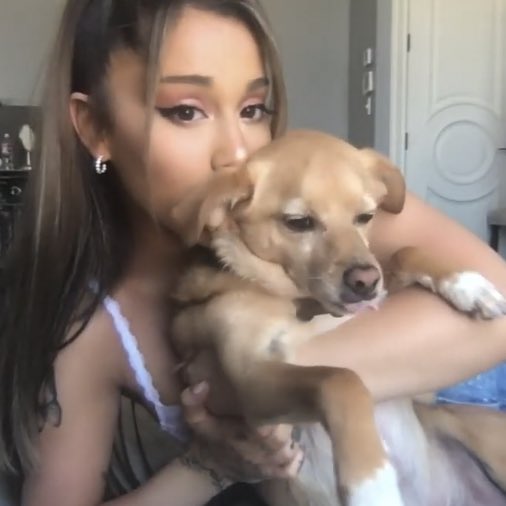 leftstearsjks's tweet photo. #STUCKWITHThis is the most beautiful song ever love them both so much. I'm so glad they finally did a collab. I'm so happy. hailey and justin are the cutest ugh...so love is SO BEAUTIFUL 🥺🥺🥺🥺 i LOVE THEM more than anything 🥺 https://t.co/r7GQHYPc0y