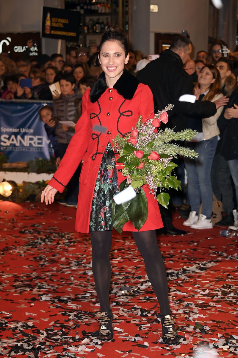 lodovica_mylove's tweet photo. #30DaysWithLodo
Day 5- red carpet https://t.co/MHyFqPTB3D