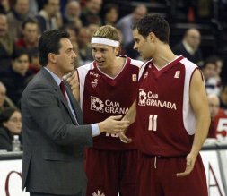 lucentumblog's tweet photo. Historia de los ascensos a ACB (2003-04): El Granada de Valdeolmillos regresa a la élite

https://t.co/Bt0MgbFmeU https://t.co/p5CmF3Ozsm