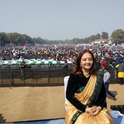 Whom do you support 
Rt for.                                Like for
<a href="/pokershash/">Shash</a>            <a href="/PreetiSMenon/">Preeti Sharma Menon</a>