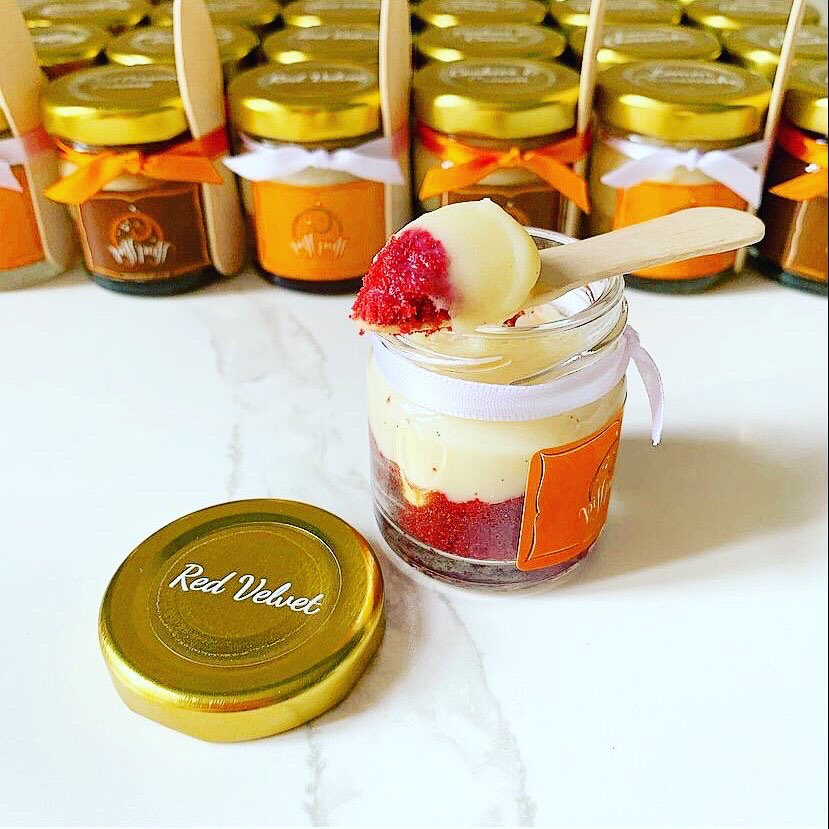 cakedropldn's tweet photo. 🧡 CAKE PUDS 🧡

The perfect little pick-me-up, a box of 6 mini cake jars to send to someone you love, appreciate, or know needs a cake hit!

Order by the end of the day for Monday dispatch! £20 including nationwide delivery...

https://t.co/Q9BOd00F4M

#cakebypost https://t.co/cuqAg2OhCf