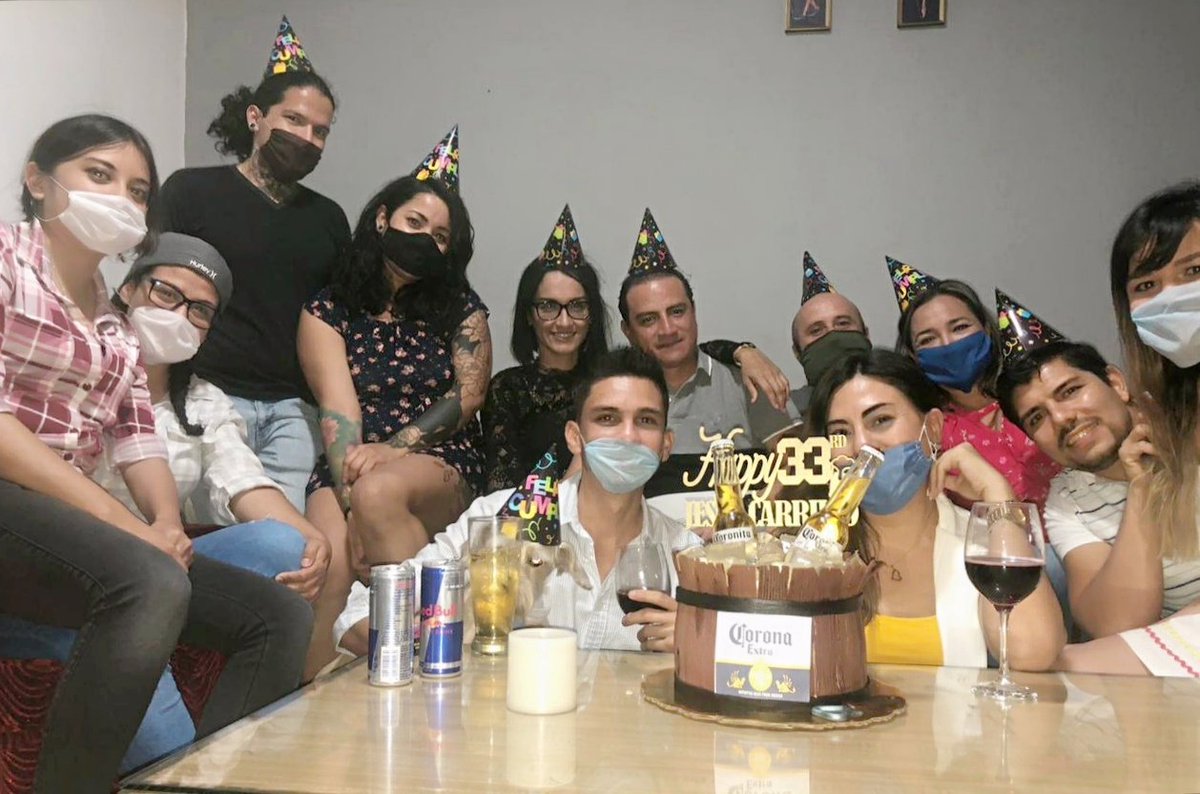 ChuyCar's tweet photo. #cumpleanosencuarentena 🎂🍺 https://t.co/5CVQFKI1TU